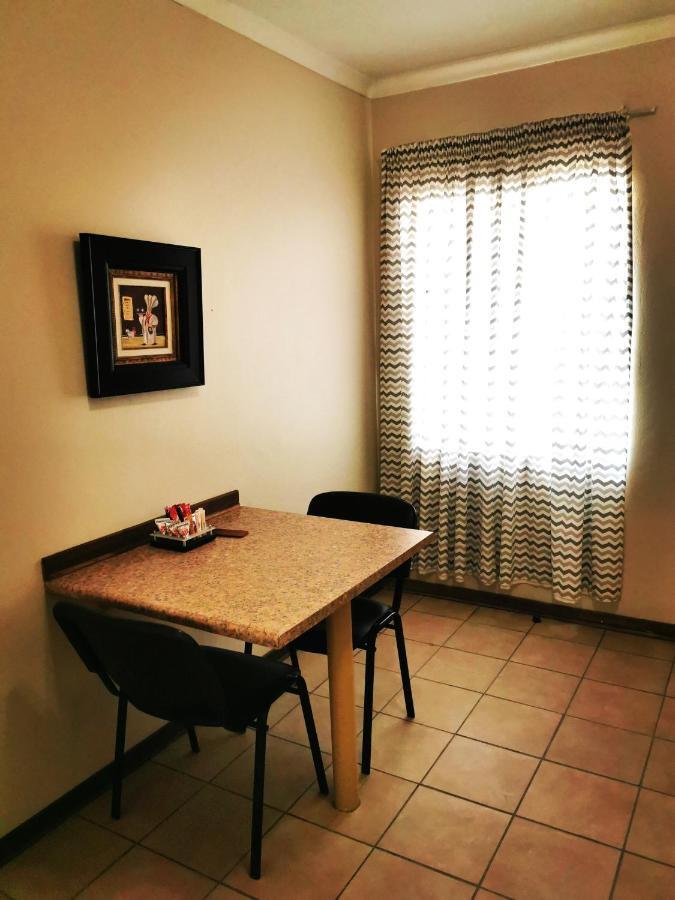 Buitepos East Gate Rest Camp 아파트 외부 사진